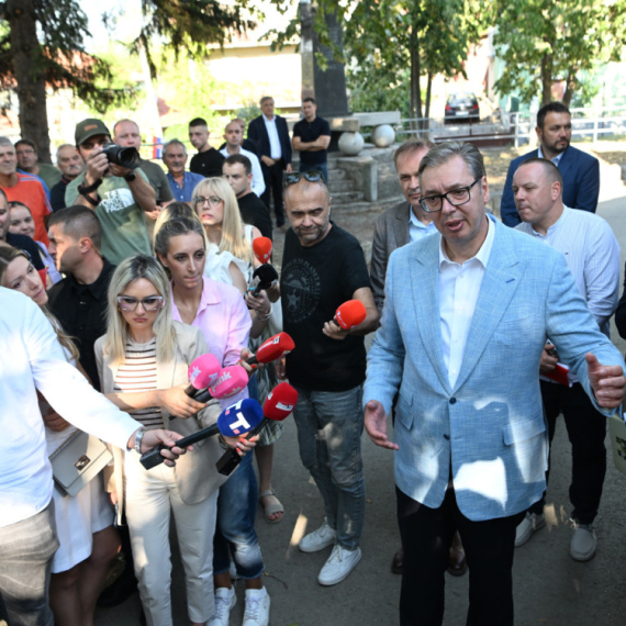 Vučić najavio rekonstrukciju puteva u selu Vasilj: "Za tri dana izlazimo sa mašinama da radimo"