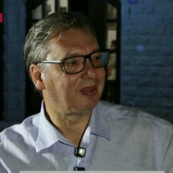 Od 1. avgusta niže cene lekova; Vučić: "Stižu najnoviji lekovi protiv raka"; "Država odvaja 100 miliona evra"