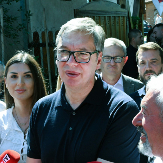 Vučić najavio veće plate od 15 do 20 odsto za lekare u ruralnim sredinama
