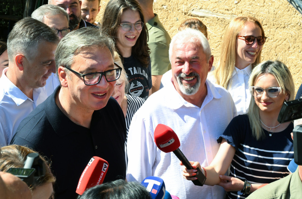 Vučić se zahvalio domaćinima u Temskoj na srdačnom dočeku: "Stvaramo uslove da deca ostanu ovde da žive"