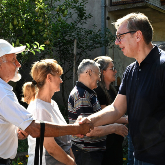 Vučić najavio novi put do Zvonačke Banje: "Plata u Babušnici nekada bila 202, a danas 798 evra"