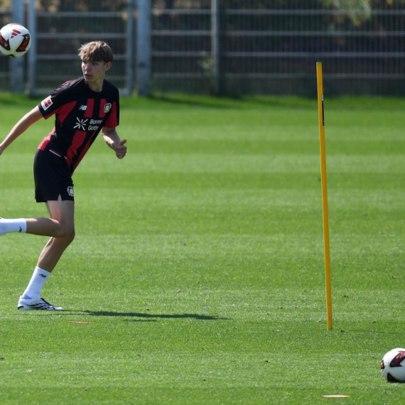 Biser nemačkog fudbala obustavlja karijeru – za pet dana izgubio pet kilograma