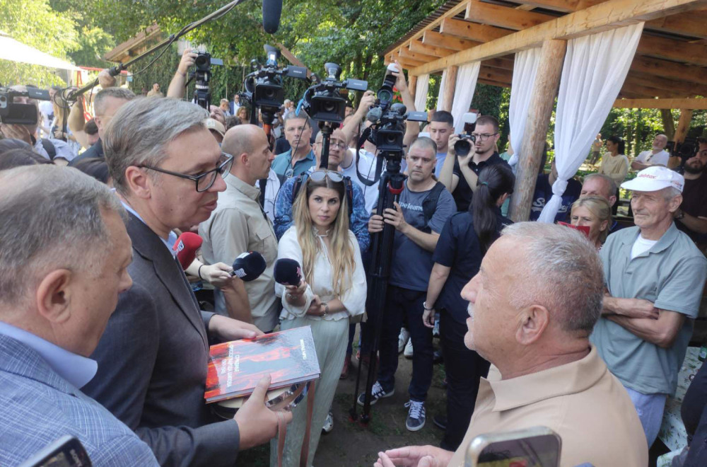 Vučić danas ide i u Čipuljić: Posetiće obnovljenu kuću svog oca i dočekati komšije