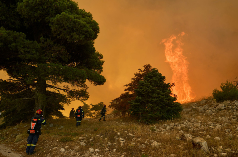 Grčka gori četvrti dan: Vatrena stihija juri ka Atini FOTO/VIDEO