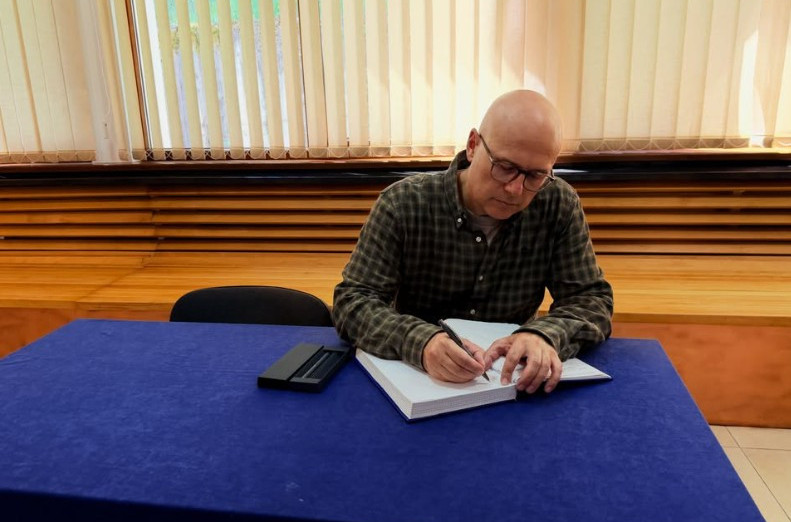 Vučević posetio Spomen-sobu u Mrkonjić gradu; Odao počast herojima koji su dali život za narod