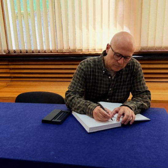 Vučević posetio Spomen-sobu u Mrkonjić gradu; Odao počast herojima koji su dali život za narod