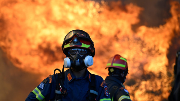 France and Germany in flames; Warnings issued: "Fire zones, get out..."