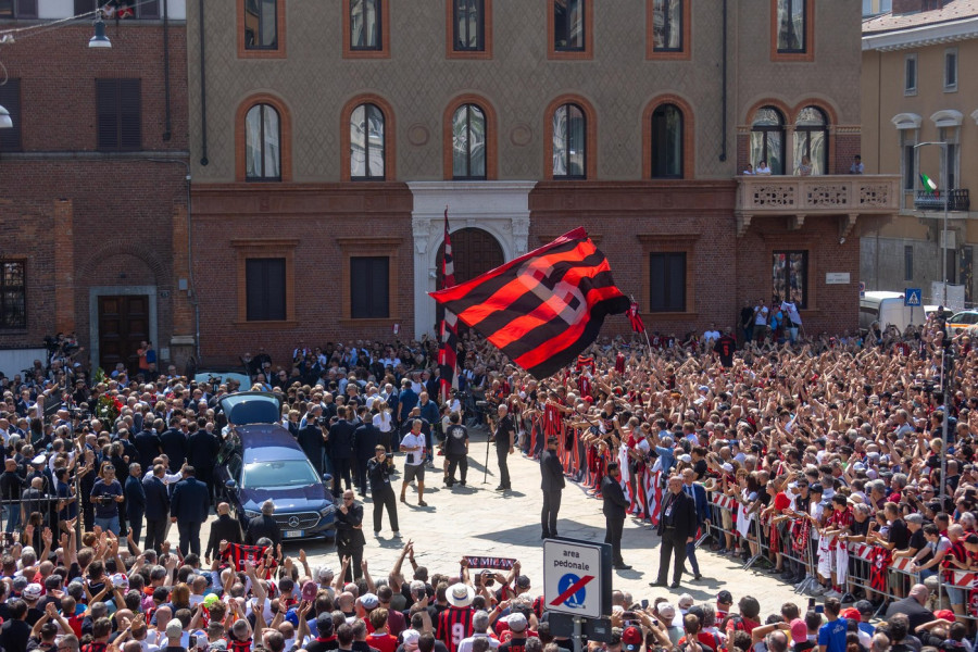 Veličanstvena sahrana Franka Barezija FOTO