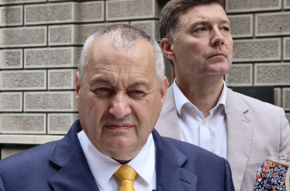 Blokaderi ponizili Demokratsku stranku: "Preselite stranačke prostorije u cirkusku šatru" FOTO