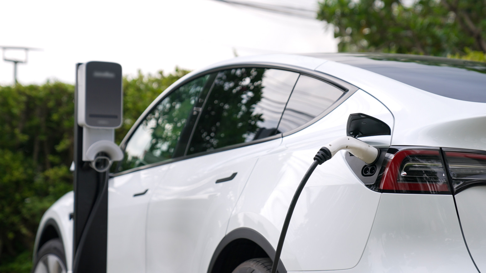 Komšije već ograničavaju punjenje električnih automobila: Da li ovo čeka i ostatak Evrope?