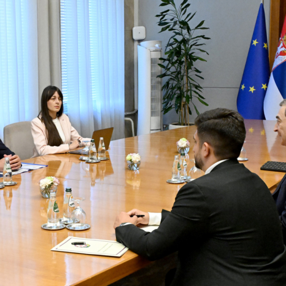 Vučić primio u oproštajnu posetu ambasadora Azerbejdžana FOTO