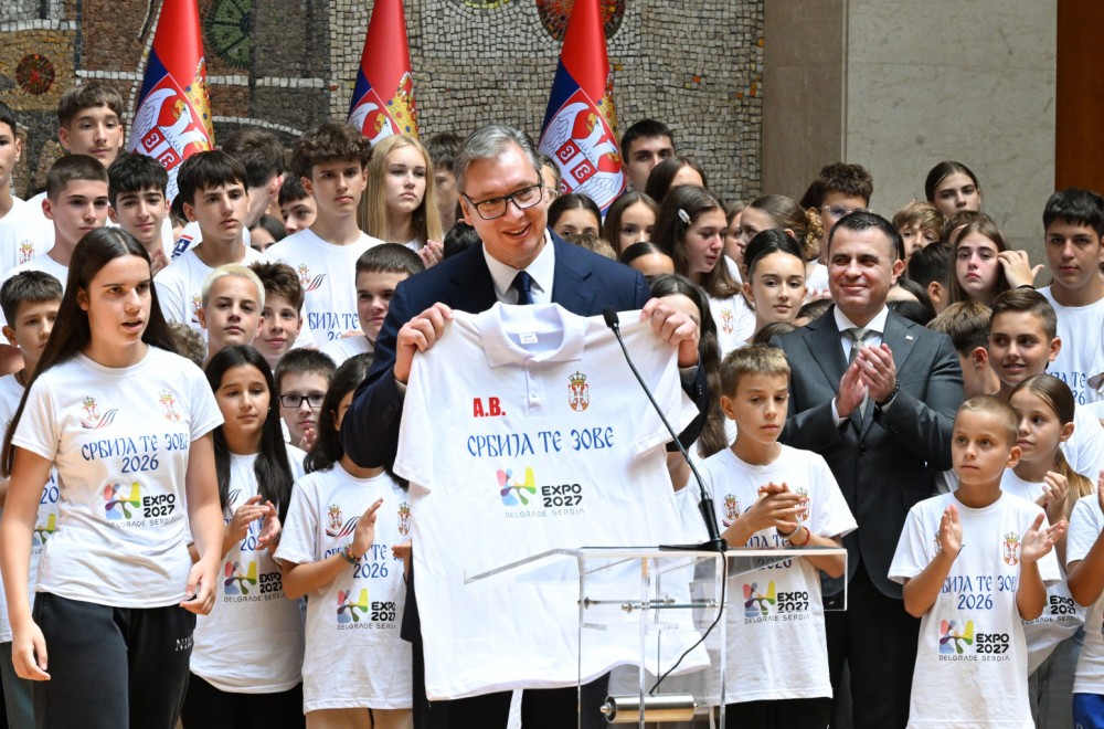 Vučić sa učesnicima kampa "Srbija te zove 2026": "Vi mladi dokazujete da ljubav prema Srbiji nema granice"