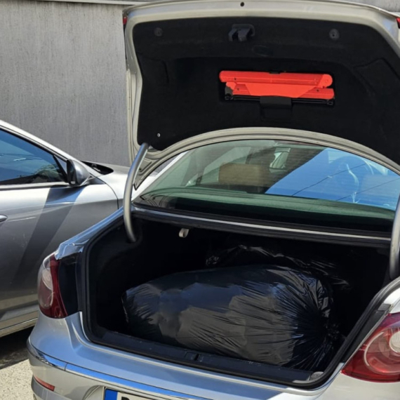 Velika akcija policije: Zaplenjeno oko 85 kilograma kokaina i marihuane, trojica uhapšena