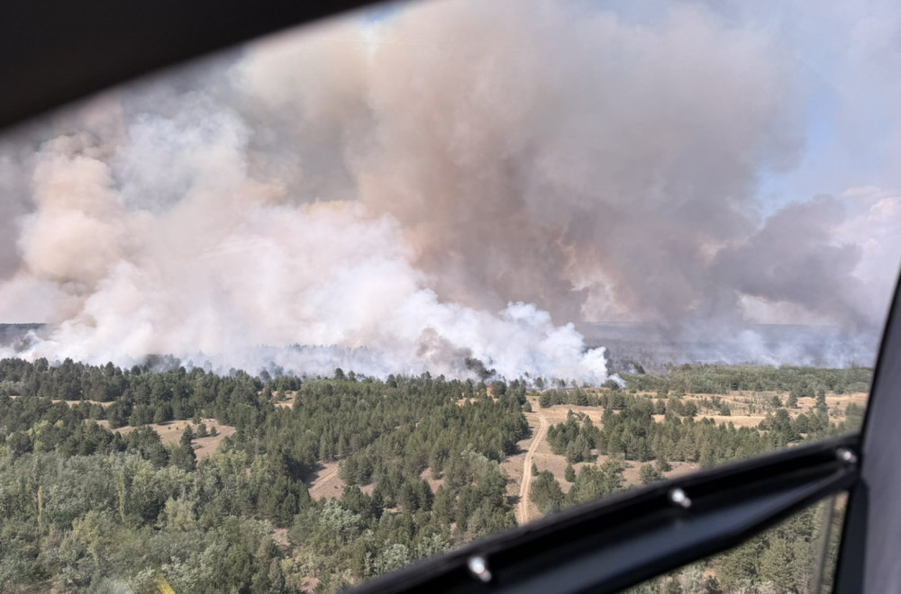 Požari bukte Srbijom, hitno zasedao Štab za vanredne situacije; Vatrogasci i helikopteri na terenu VIDEO