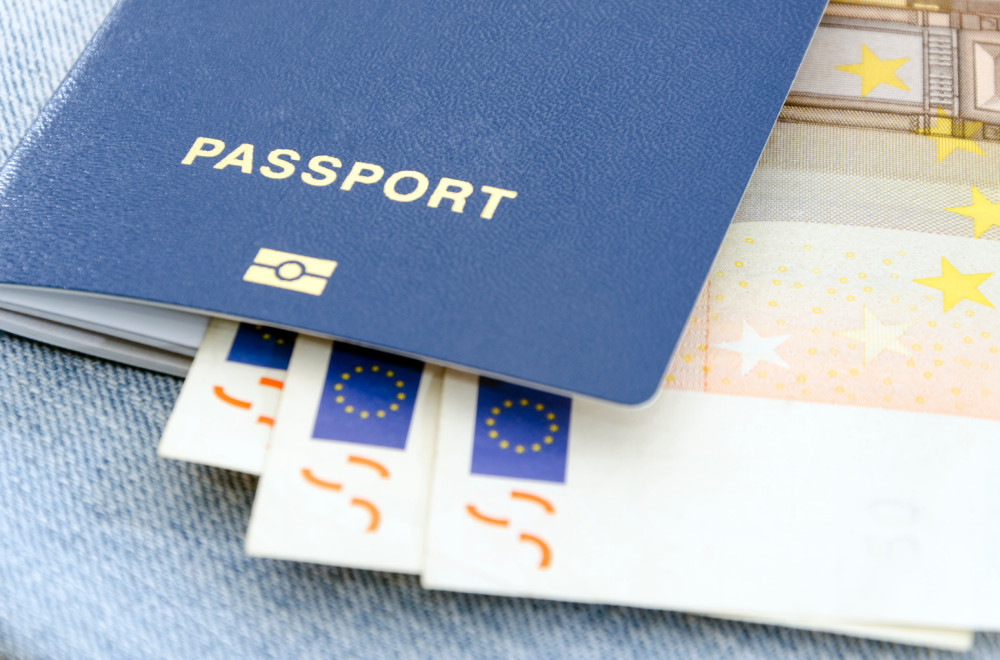 EU ošto zapretila: Ukinite "zlatne pasoše" ili ostajete bez vize