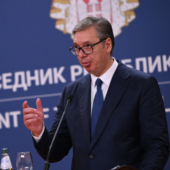 Vučić i Zelenski se obraćaju medijima: "Nastavićemo da vodimo principijelnu politiku" FOTO