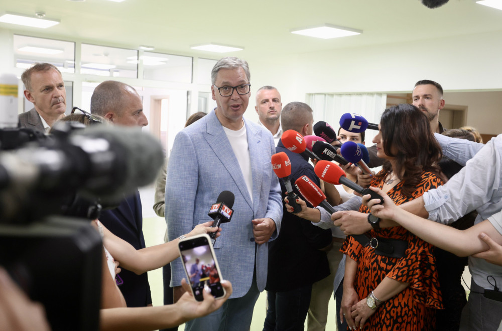 Vučić upozorio čelnike:  "Ne možemo da se pravimo da se ništa nije dogodilo"; "Imam preko 100 prijava"