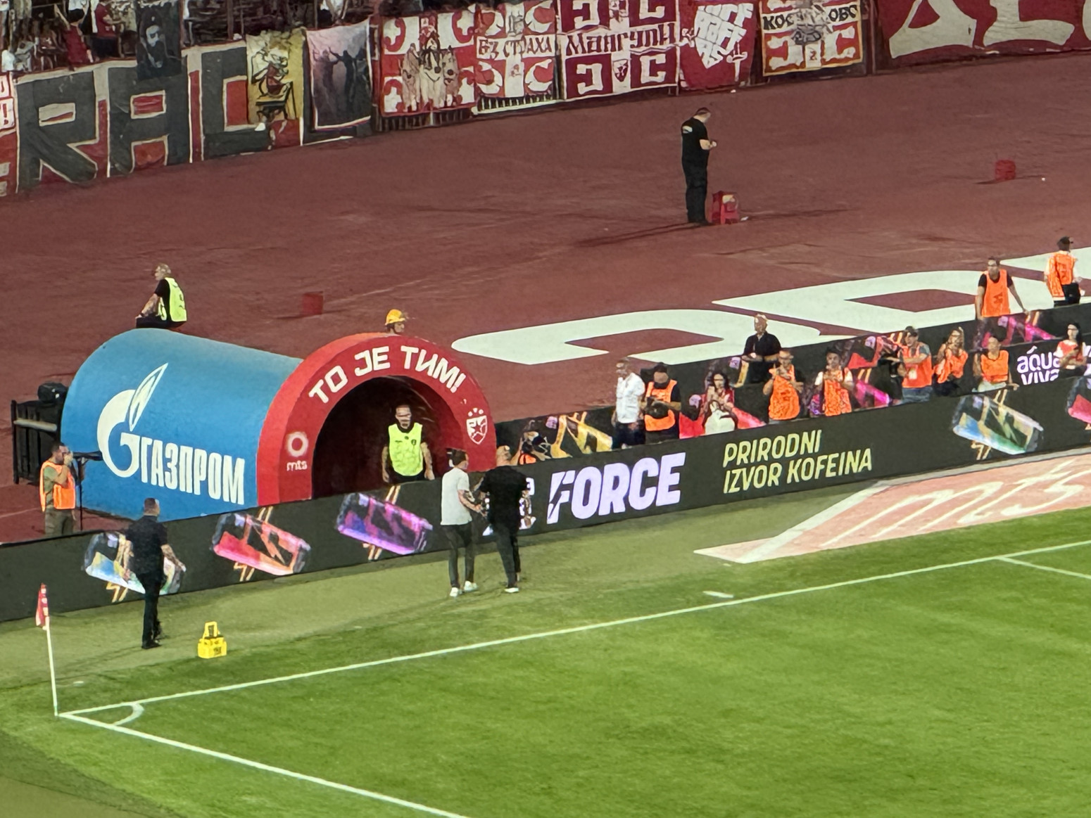 Stanković pocrveneo, pa prkosio navijačima: Zviždite jače! FOTO