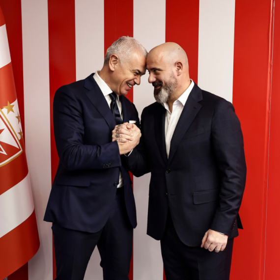 Vanredno na "Mitiću": Uprava zaseda; Trener glavna tema; Odložena utakmica;