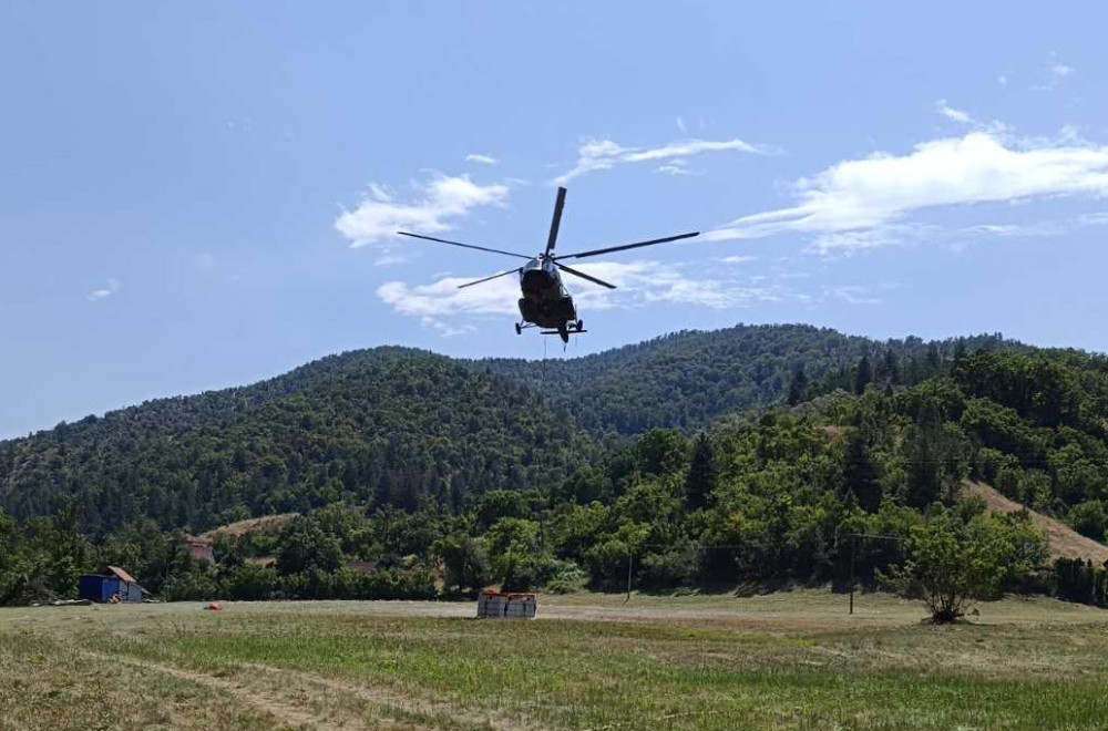 Vojska podigla helikopter: Mi-17 krenuo u borbu sa velikim požarom kod Kraljeva