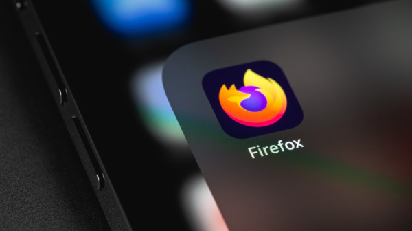 Firefox uvodi ugrađeni ad blocker na iPhone: Kraj za dosadne reklame?