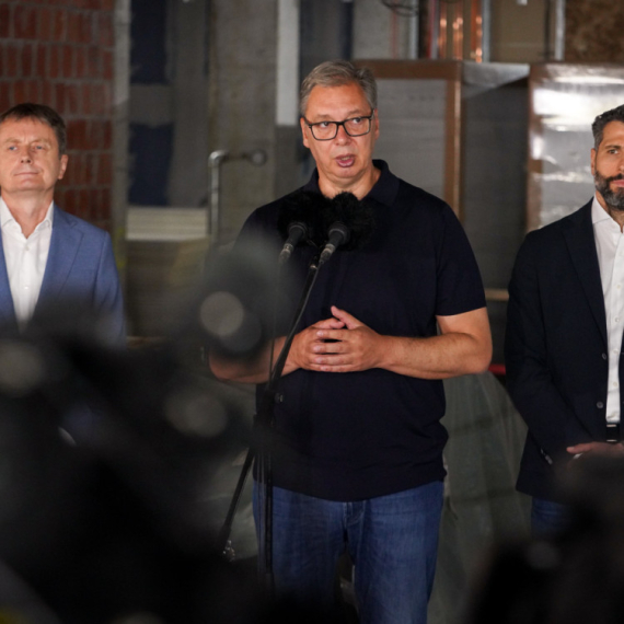 Vučić: "Predlog Vlade o povećanju minimalca dobar za radnike"
