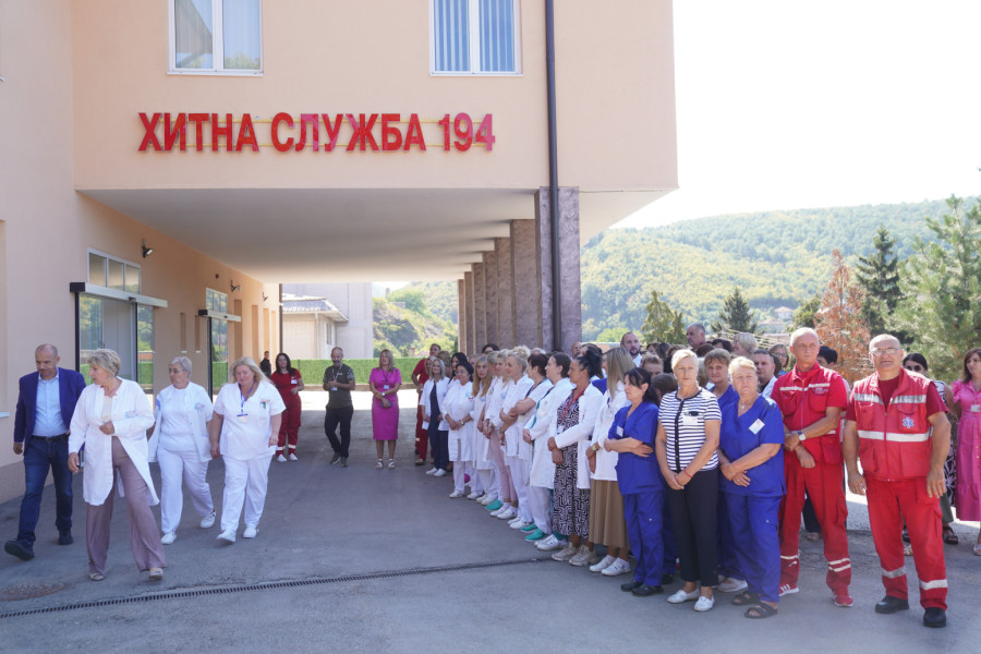 Vučić obilazi novu zgradu Doma zdravlja u Kuršumliji: Izgleda kao spejs-šatl FOTO