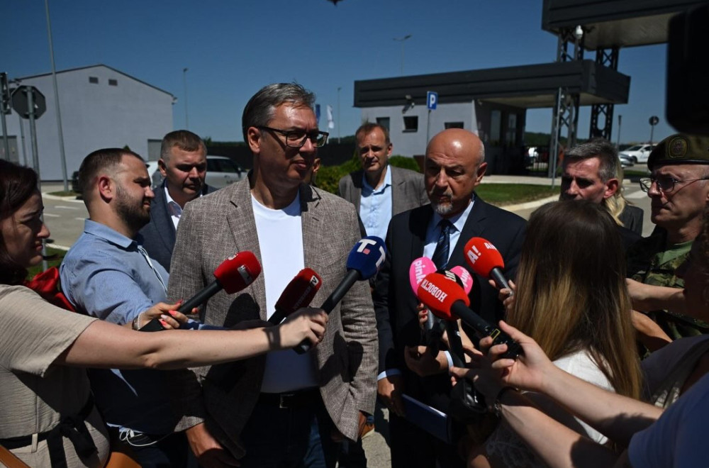 Vučić obišao fabriku za borbene sisteme: "Pravićemo neke od najmodernijih dronova – one od 30.000 evra"