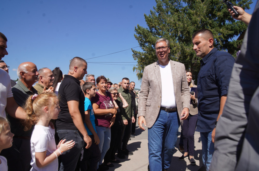 Devojčica bez roditelja zatražila pomoć; Vučić odmah obećao: "Pomoći ćemo i to za 48 sati"