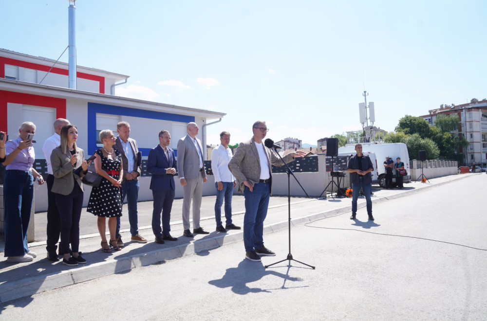 U vrtić Čarolija uloženo 137 miliona dinara; Vučić najavio: "Otvaramo bolnicu u Prokuplju, gradićemo auto-put"
