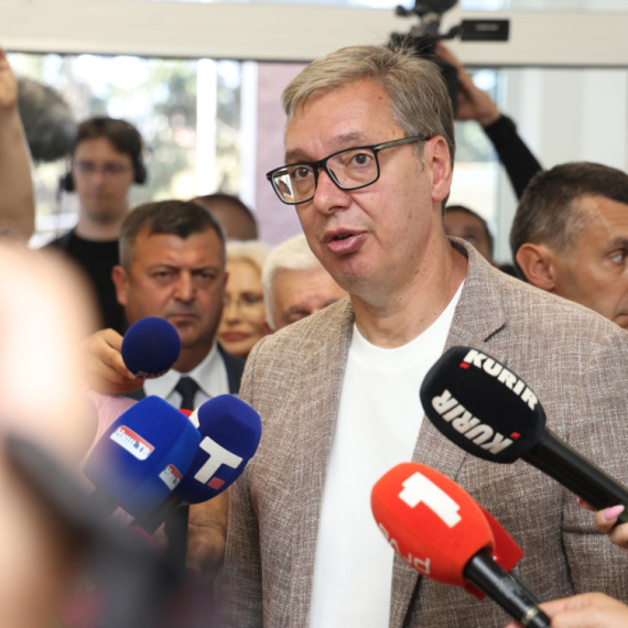 Vučić obećao pomoć bokseru Draganu Asanoviću: "Nisi ti invalid, ti si šampion"
