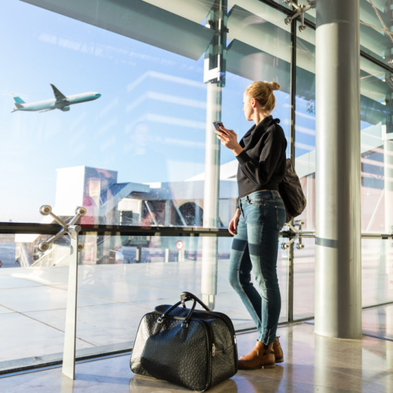 Leto, gužve i kašnjenja letova: Mnogi putnici iz Srbije ne znaju da im avio-kompanija duguje novac