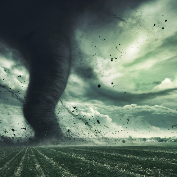Stiže dvodnevni udar superćelijskih oluja; Građani upozoreni: "Očejute tornado" FOTO/VIDEO
