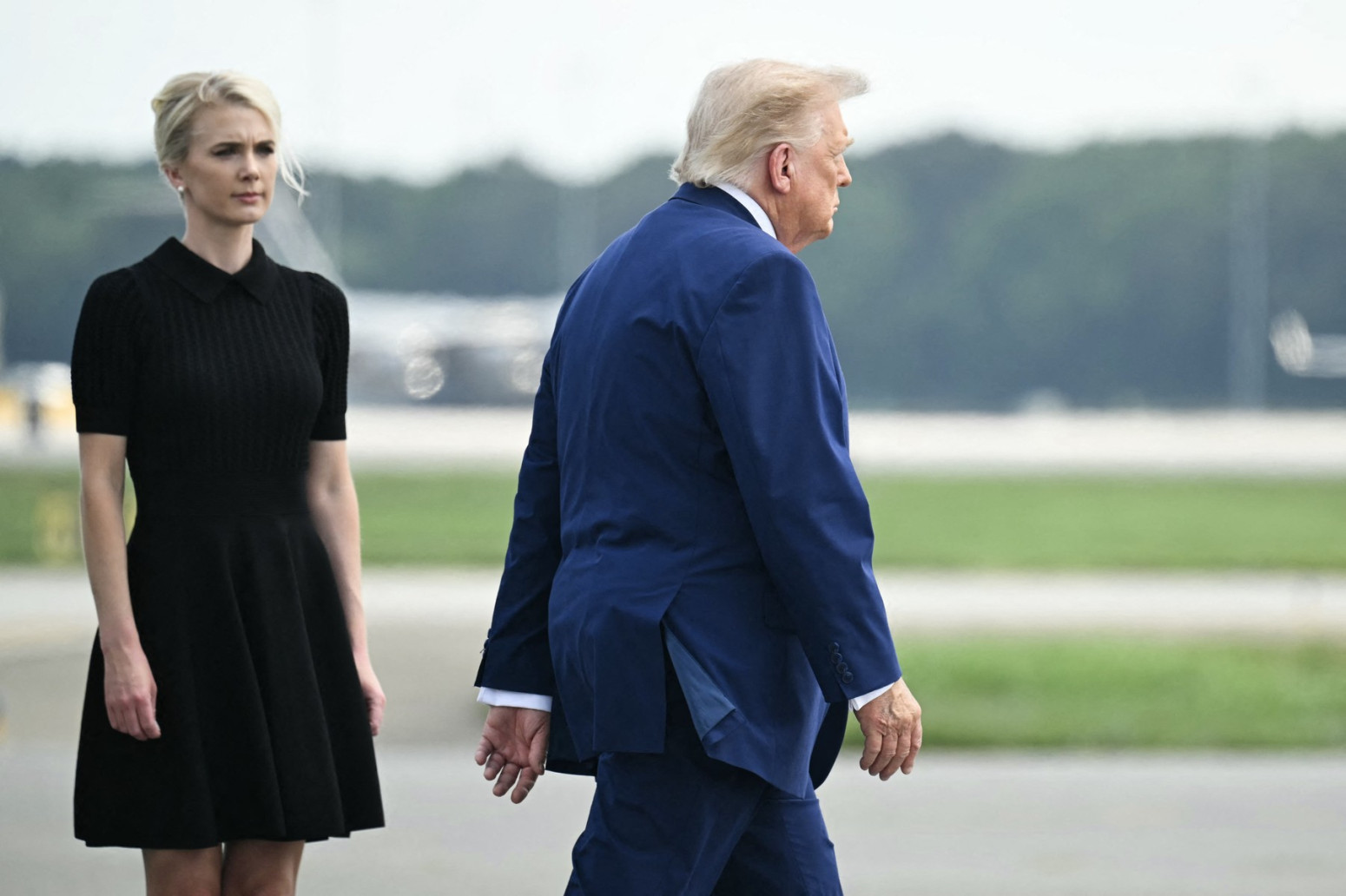 Dosta mi je nje! Čitač sa usana otkrila šta su Tramp i Melanija govorili, komentari pljušte VIDEO