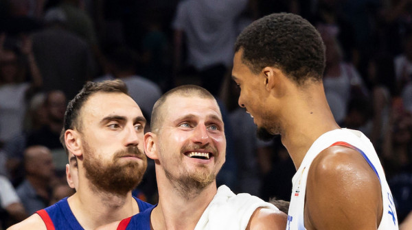 Pobeda Srbije – Jokić dominirao protiv Vembija, Milutinov pratio, svi srećni! VIDEO