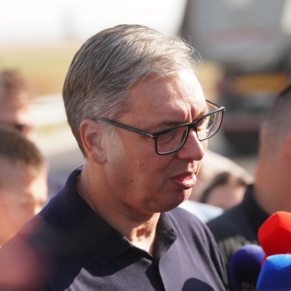 Vučić u Sremu: "Uložićemo ne manje od 340 miliona evra u auto-put Kuzmin–Sremska Rača"