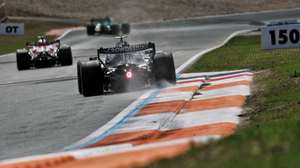 Antoneli najbrži na Zandvortu: Mercedes ispred Meklarena i Ferarija