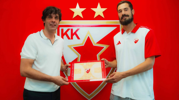 Kalinić zvanično na novoj funkciji: "Nikola i Teodosić su simboli naše Zvezde" FOTO