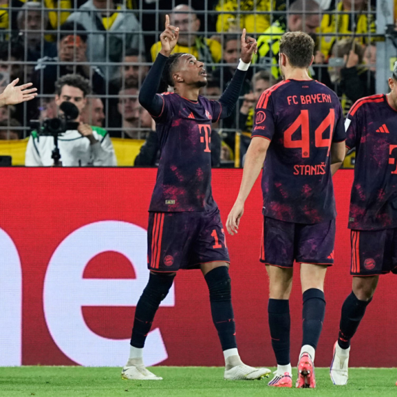 Bajern nastavio da "maltretira" Dortmund