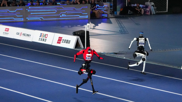 Kineski roboti oborili rekord Juseina Bolta: Trče 100m ispod 9,4 sekundi FOTO/VIDEO