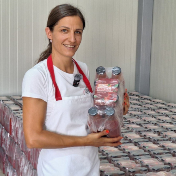 Od paradajza sa svojih njiva napravila biznis: Sandra godišnje proizvede više od 10.000 litara soka