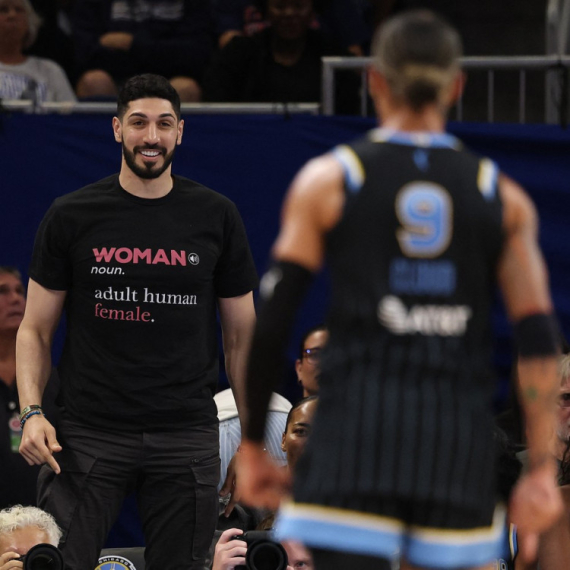 Kanter izbačen sa WNBA utakmice nakon što su košarkašice "poludele" zbog njega VIDEO