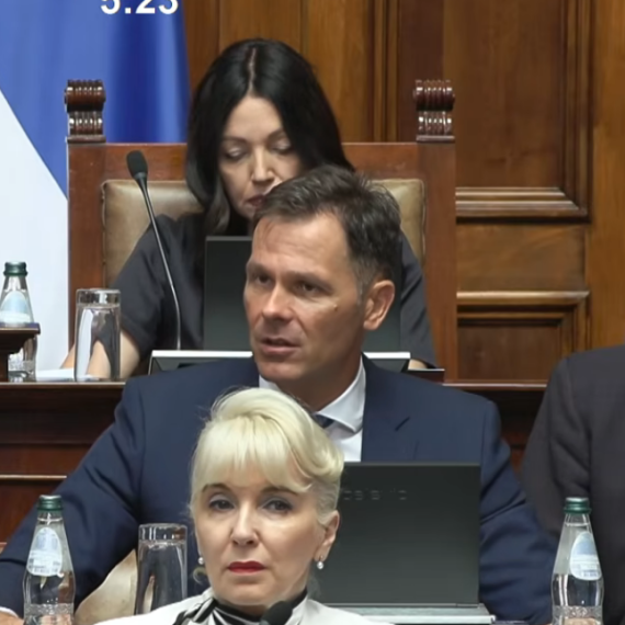 Pomoć najugroženijima nije pitanje izbora; Mali: Briga o ljudima je okosnica rebalansa budžeta VIDEO