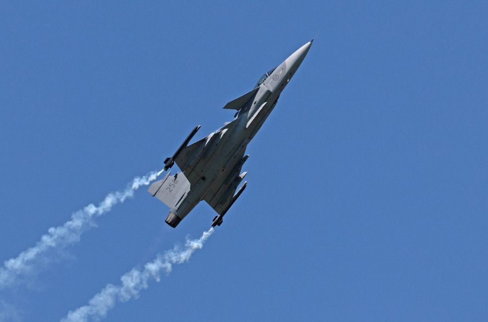 Hungarian Gripen fighter jet crashes