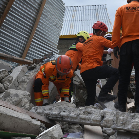 Death toll from devastating Indonesia earthquake rises to 100