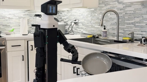 Neki ih se plaše, drugi jedva čekaju: Da li biste pustili ovakvog robota u svoju kuću?