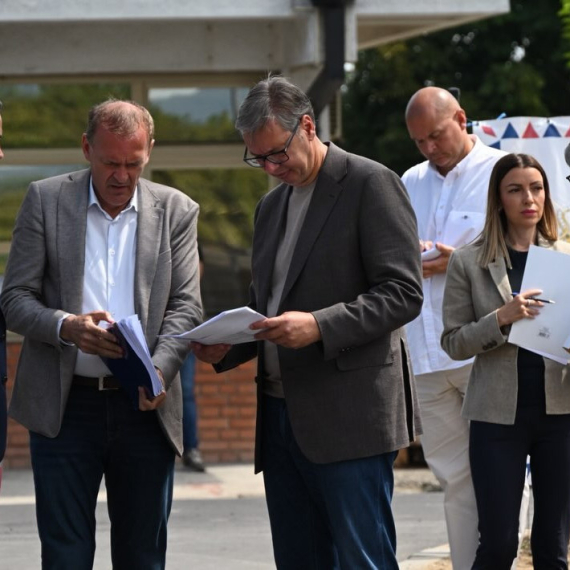 Vučić o velikim ulaganjima: "Krećemo da radimo put Stalać, Pojate i Pločnik, 750.000 evra za vodovod"