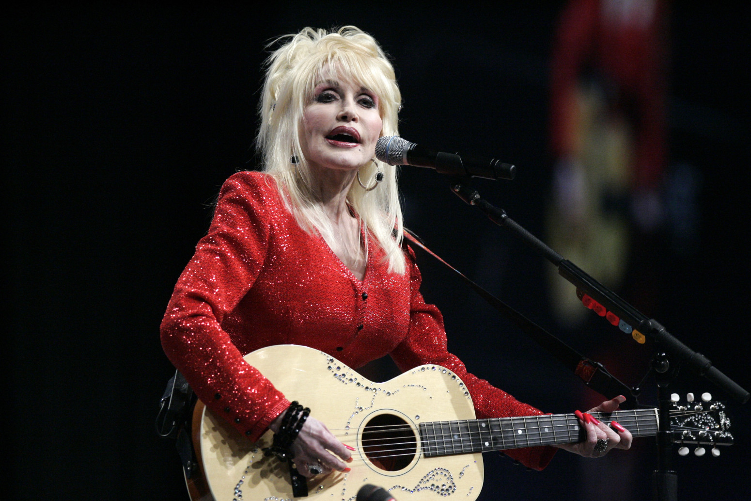 Pirsa Morgana žestoko kritikovali zbog objave o Doli Parton: Sve okrećeš na sebe