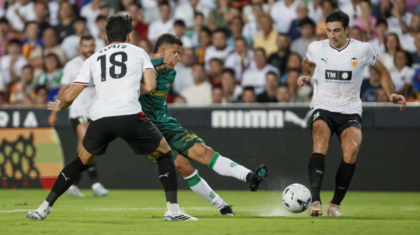 Betis uzeo Valensiji ceo plen
