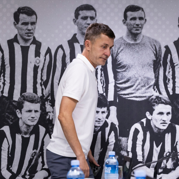 Saša Ilić upitan da li ostaje u Humskoj: "Partizan će živeti i posle mene" VIDEO
